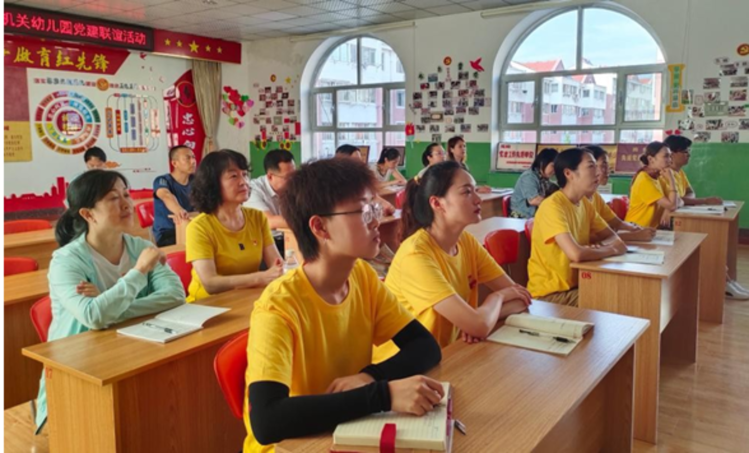 һȺС����������ǰ

�������Զ�����