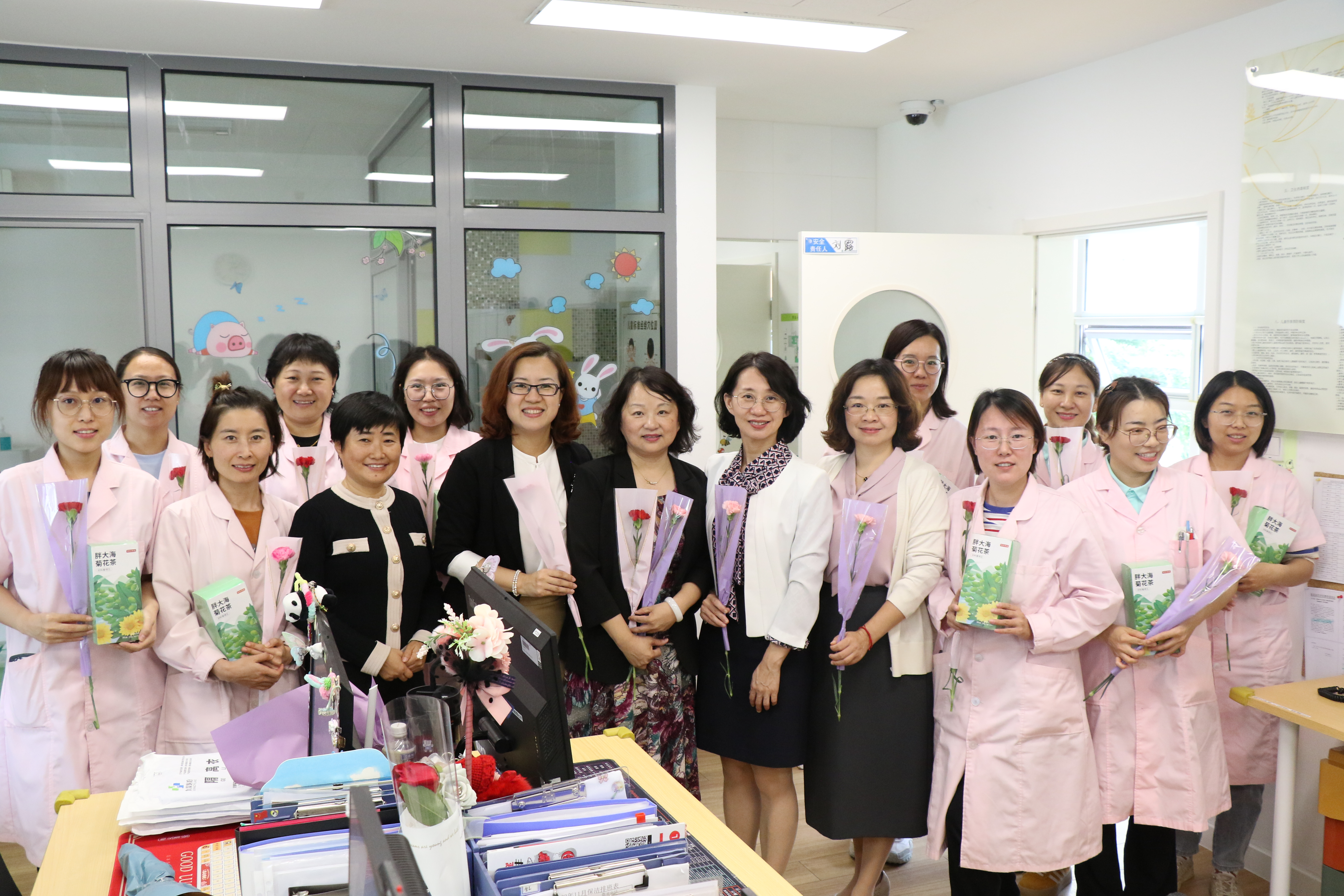 ��������